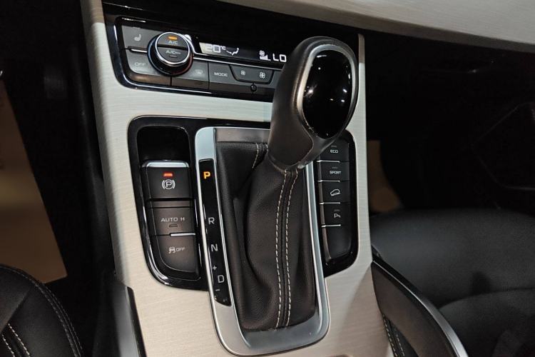 Used Geely Auto Emgrand X7 Sport 2018 1.8TD Automatic Two-Wheel Drive Smart Connect 4G Internet Edition
