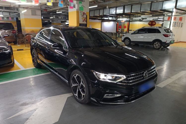 Used Volkswagen Magotan 2023 2 Million Units Limited Edition 330TSI DSG Leading Version