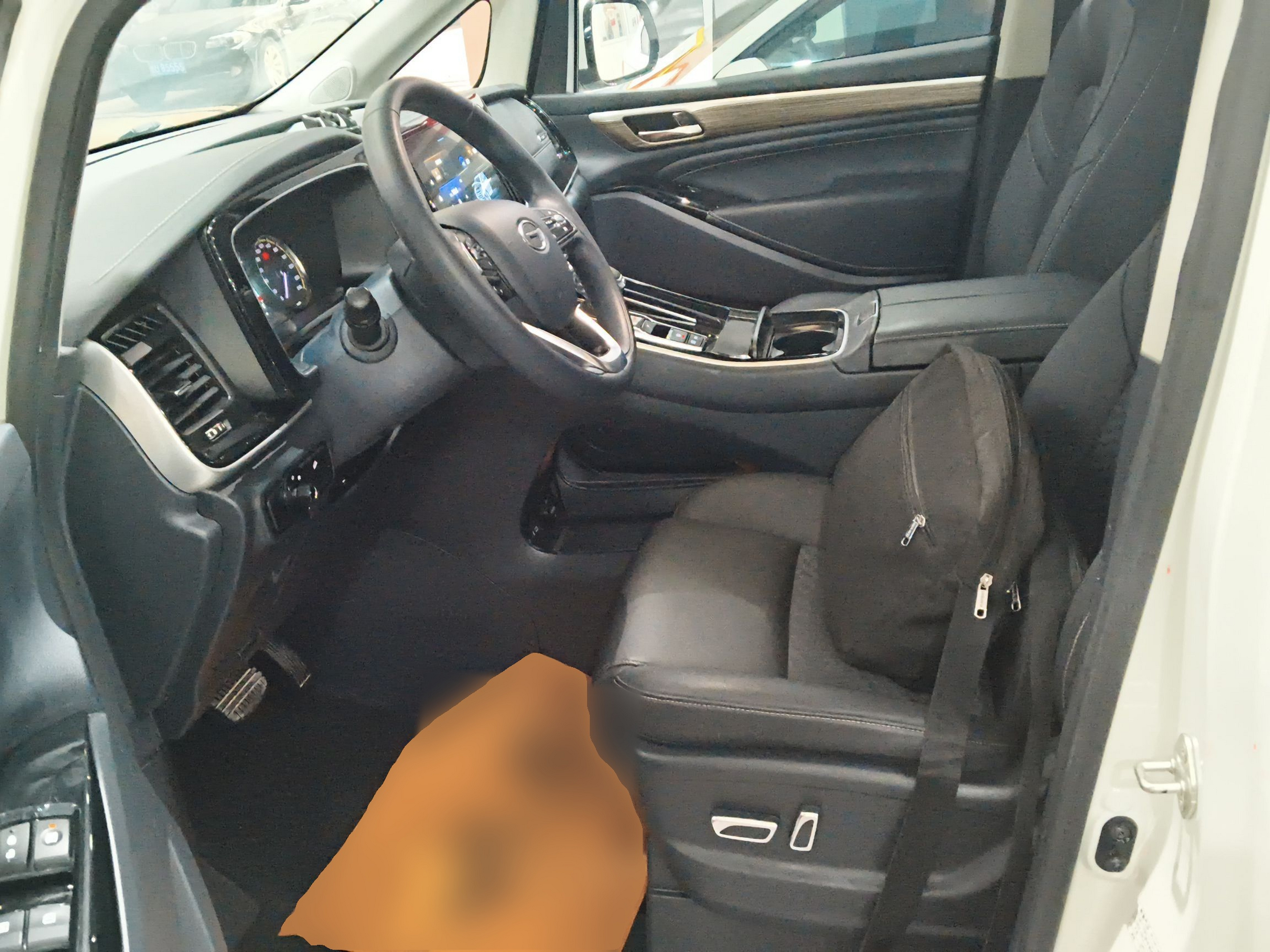 Переднее сиденье в автомобиле