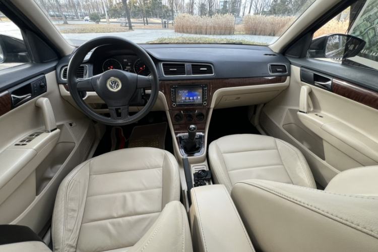 Used Volkswagen Lavida 2013 Restyled Classic 1.6L Manual Comfort Edition