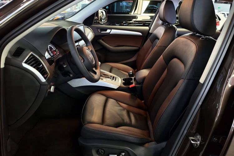 Used Audi Q5 2017 Plus 40 TFSI Technology Model
