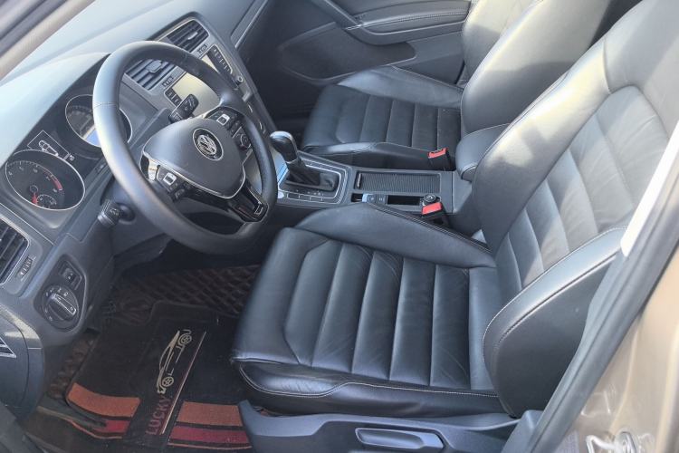 Used Volkswagen Golf 2016 230TSI Automatic Luxury Version
