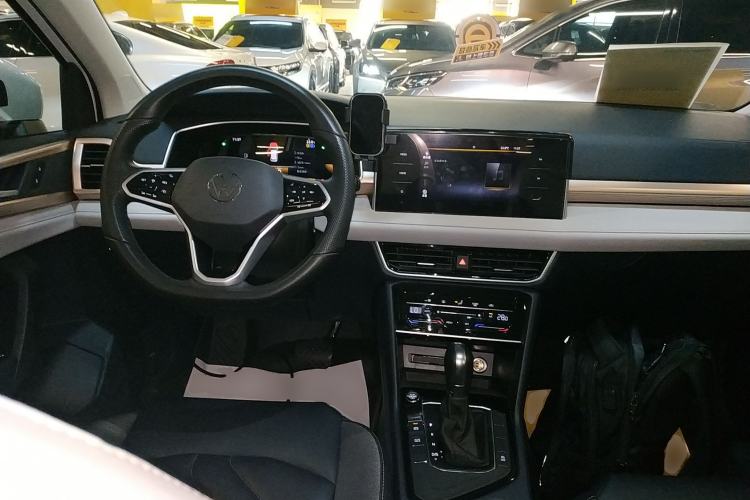 Used Volkswagen Tharu 2023 300TSI Two-Wheel-Drive Moonlight Edition
