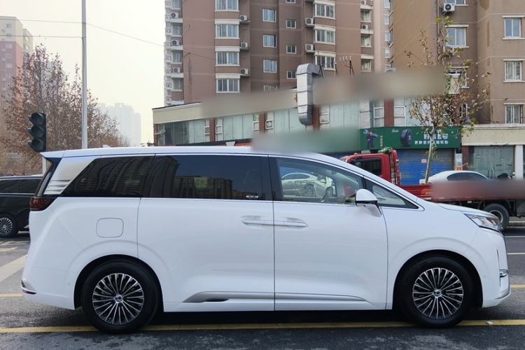 Used Denza D9 2022 DM-i 970 Four-Wheel Drive Flagship Model
