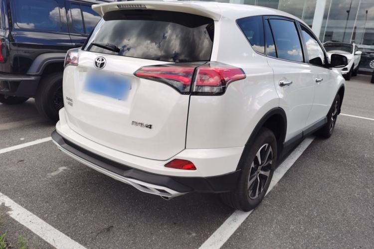 Used Toyota RAV4 2018 2.0L CVT Two-Wheel Drive Fashion X Edition
