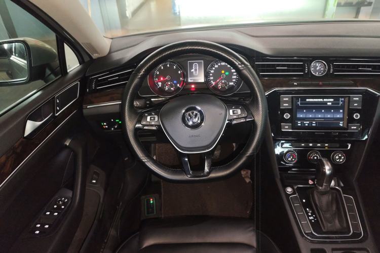 Used Volkswagen Magotan 2019 330TSI DSG Leading Model China VI Standard