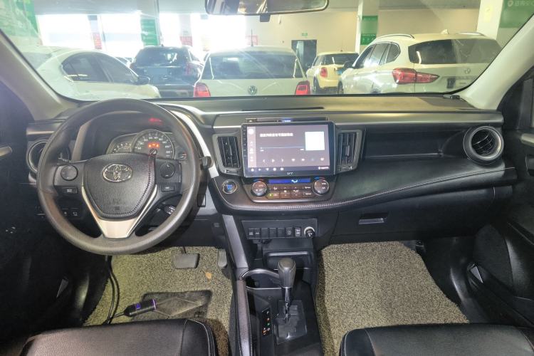 Used Toyota RAV4 2018 2.0L CVT Two-Wheel Drive Fashion X Edition
