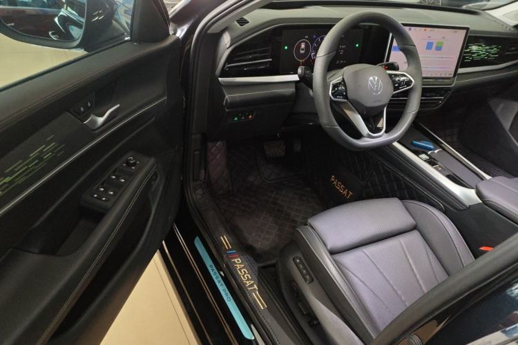 Used Volkswagen Passat 2025 Pro 380TSI Dragon Glory Edition

