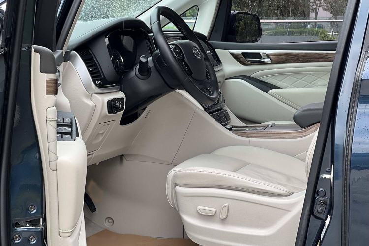 Used GAC Trumpchi M8 2018 320T Luxury Edition
