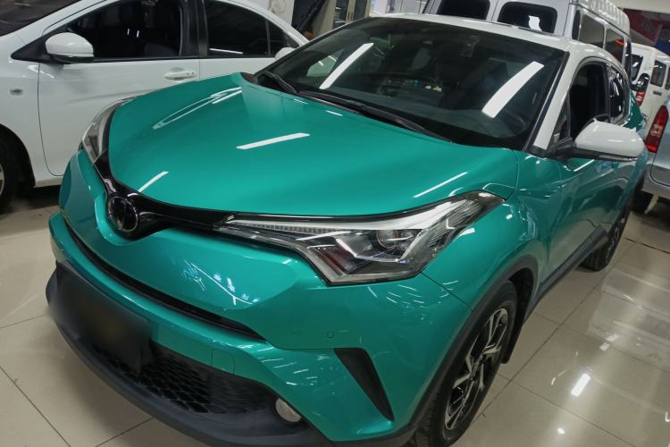 Used Toyota C-HR 2018 2.0L Luxury Sunroof Version China VI Standard
