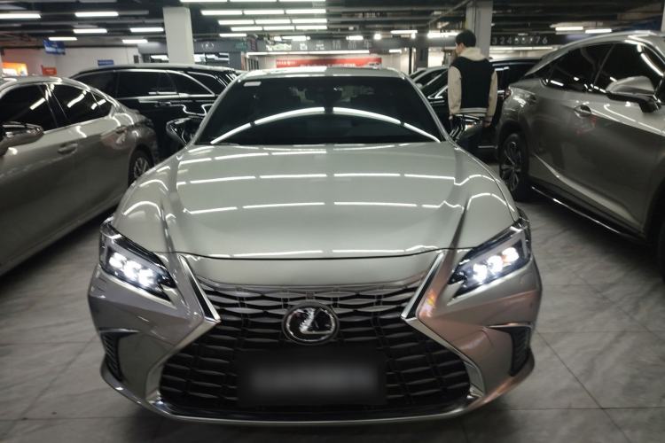 Used Lexus ES 2025 300h Deluxe Edition