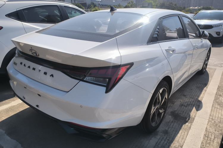 Used Hyundai Elantra 2022 1.5L CVT LUX Prestige Edition
