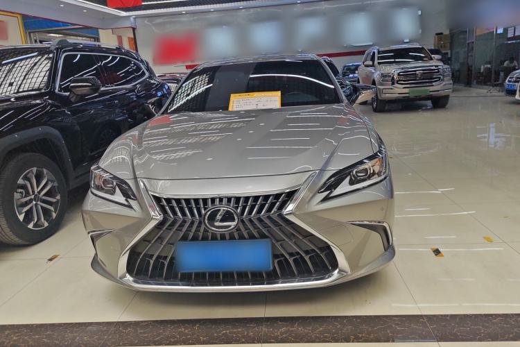 Used Lexus ES 2023 200 Excellence Edition
