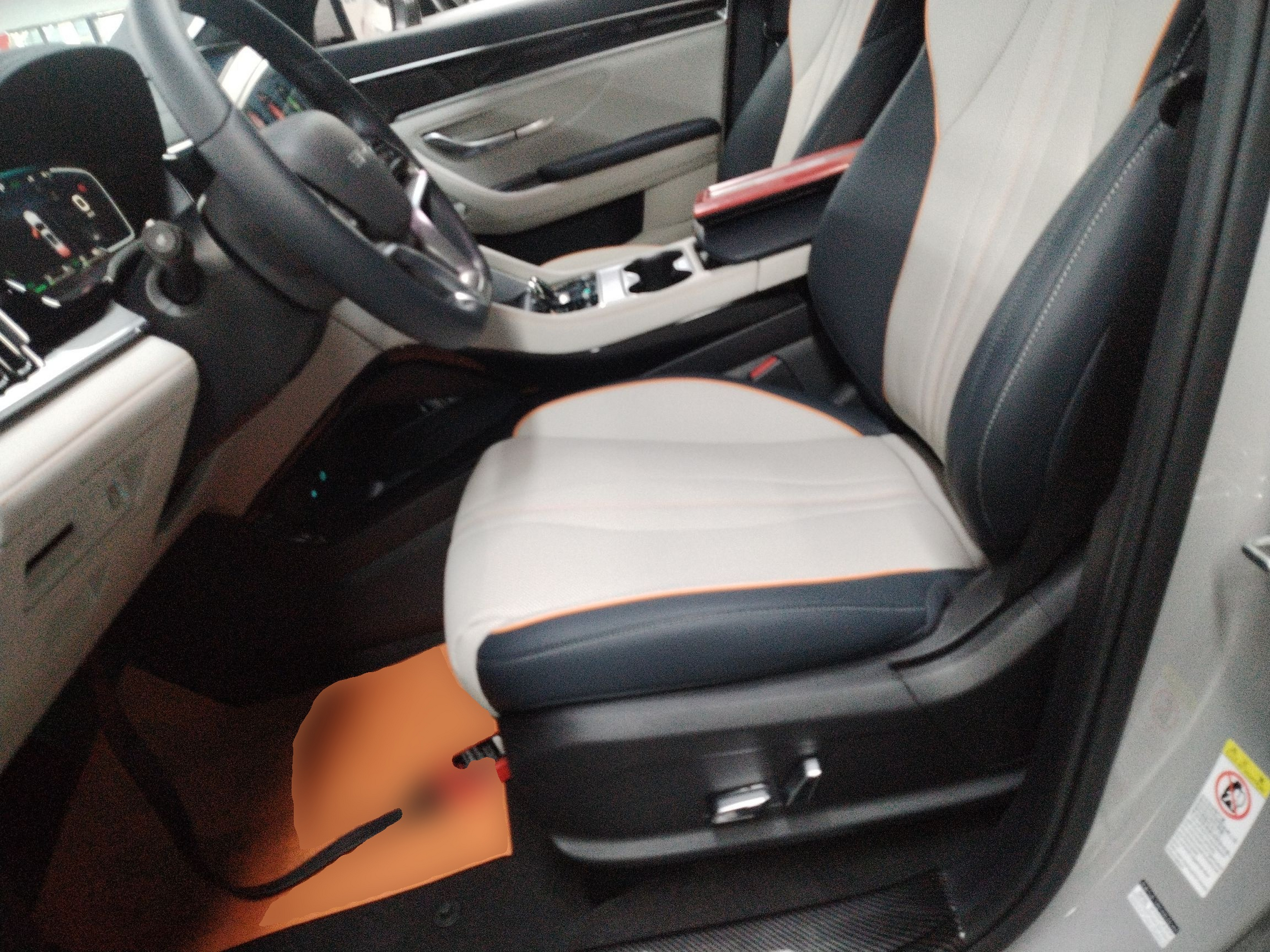 Переднее сиденье в автомобиле