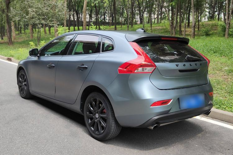 Used Volvo V40 2014 2.0T Zhiya Edition
