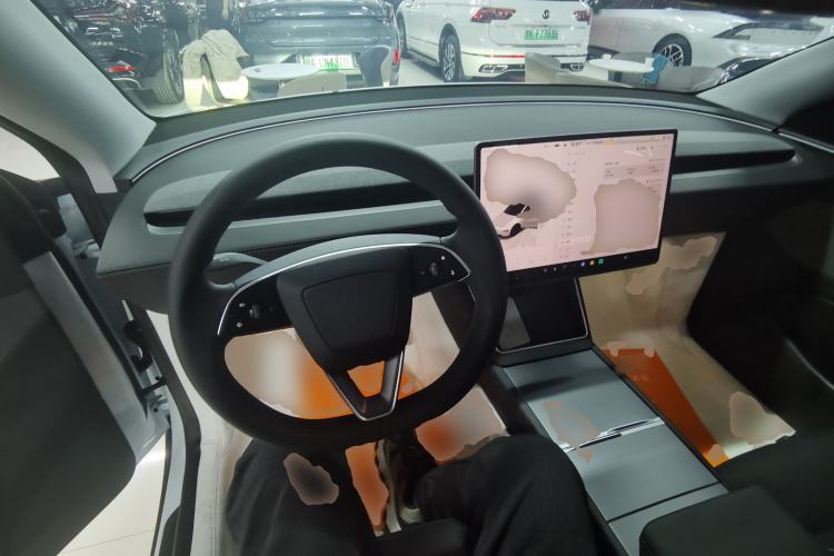 Used Tesla Model Y 2025 Rear-Wheel-Drive Version
