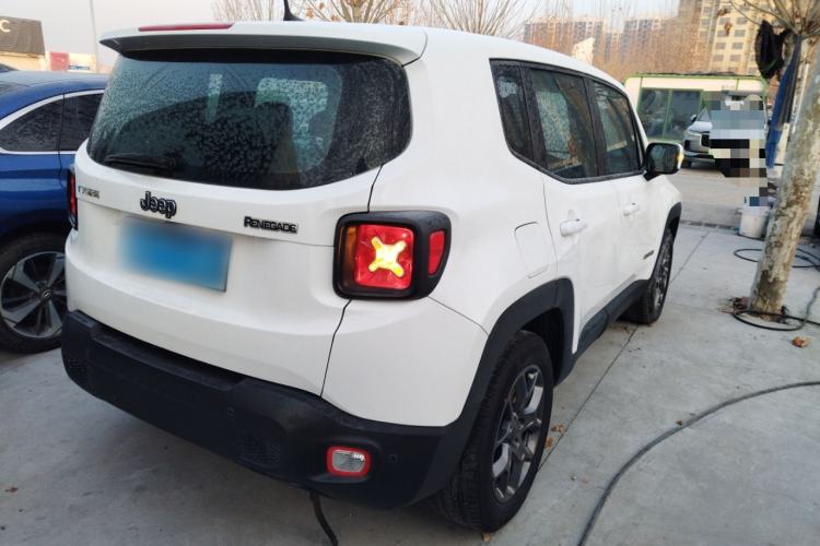 Used  Renegade 2018 Connected Large Screen Version 180T Automatic Kinetic Edition+