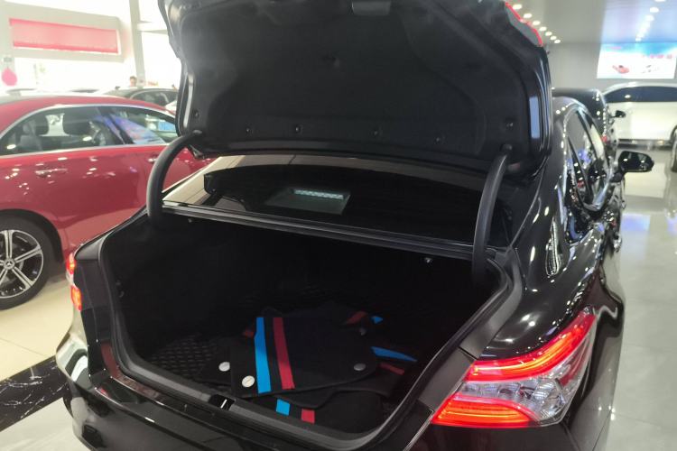 Used Toyota Camry 2021 2.0G Luxury Edition
