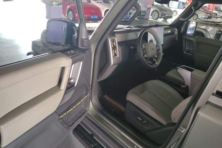 Used  V23 2025 501 Four-Wheel Drive Intelligent Driving Version
