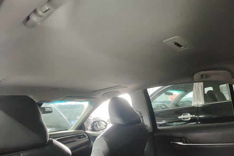 Used Toyota Camry 2018 2.0G Luxury Edition
