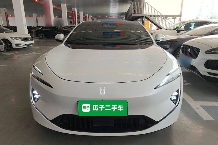 Used  12 2024 700 Three-Laser Rear-Wheel Drive Luxury Edition
