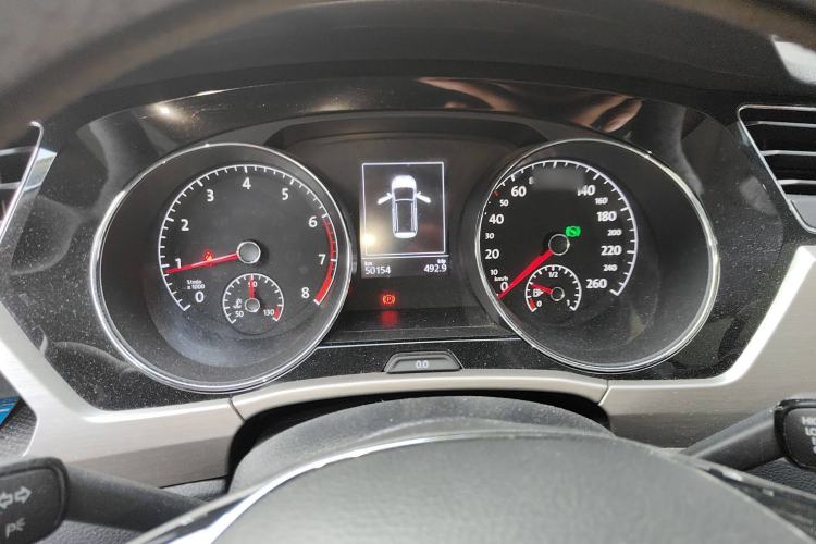 Used Volkswagen Touran 2018 Volkswagen Touran L 280TSI DSG Boundary Edition 7 Seats China VI Standard
