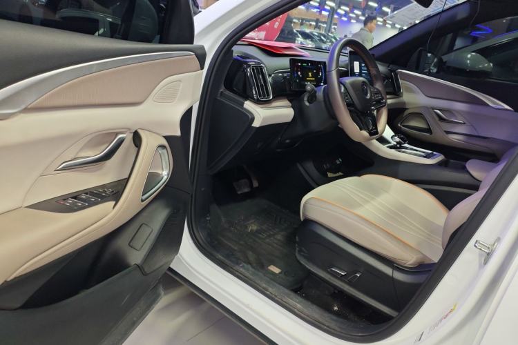 Used BYD Song Pro New Energy 2024 HONOR Edition DM-i 71KM Navigation Model