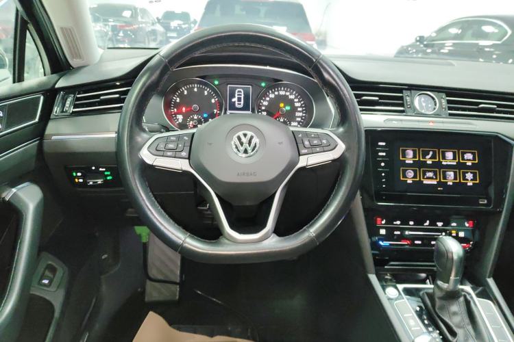 Used Volkswagen Magotan 2020 330TSI DSG Leading Model
