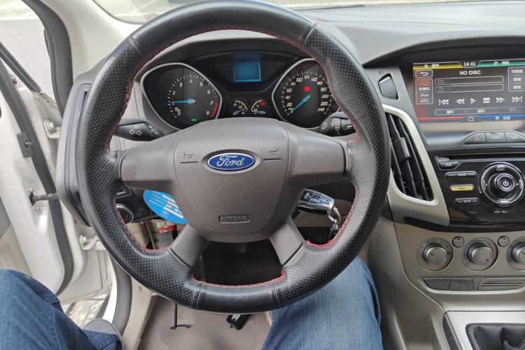 Used Ford Focus 2012 Sedan 1.6L Manual Comfort Model
