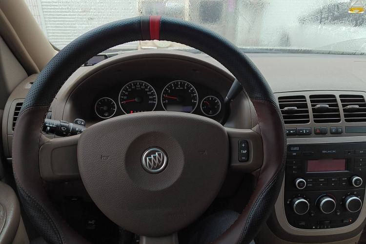 Used Buick GL8 2014 2.4L Comfort Edition
