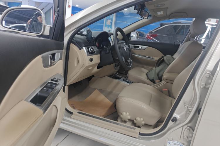 Used Buick Excelle 2013 1.5L Automatic Classic Model
