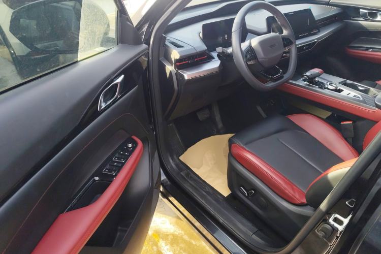 Used Oshan Z6 2023 Blue Whale 1.5T DCT Smart Luxury Model