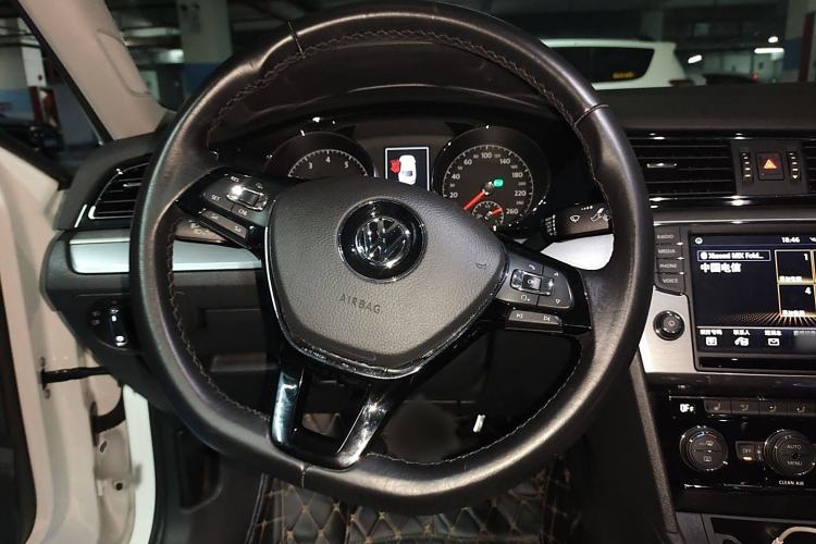 Used Volkswagen Lamando 2018 280TSI DSG Luxury Edition
