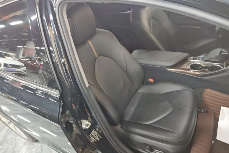 Used Toyota Camry 2019 2.5G Luxury Edition China VI Standard
