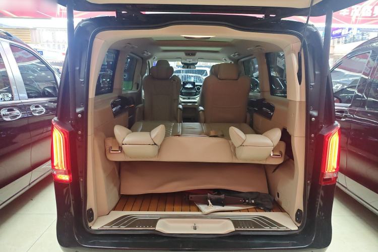 Used Mercedes-Benz V-Class 2018 V 260 Avantgarde Edition China VI
