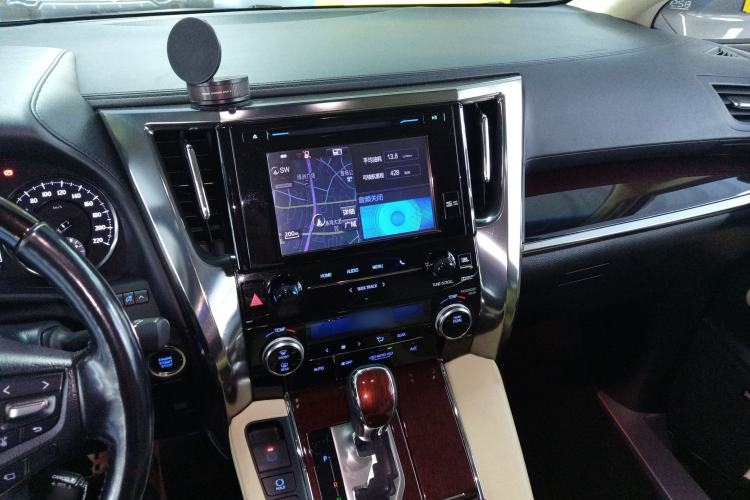 Used Toyota Alphard 2018 3.5L Luxury Edition
