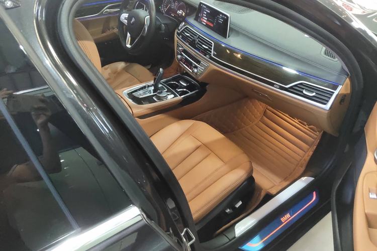 Used BMW 7 Series 2018 730Li Leading Model Excellence Package
