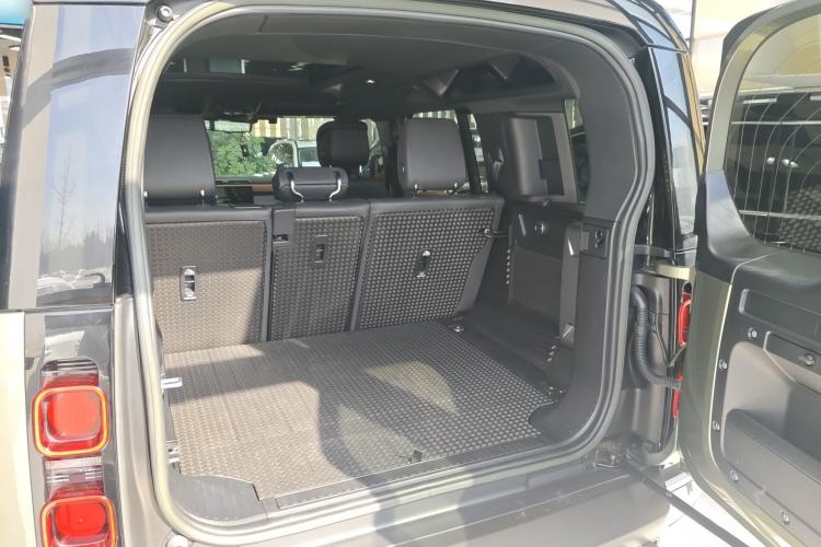 Used Land Rover Defender 2023 Facelift 110 3.0T P400 X-DYNAMIC HSE