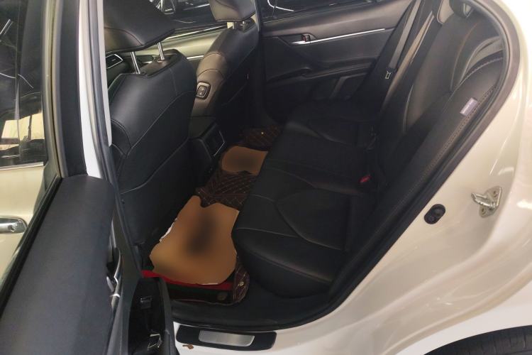 Used Toyota Camry 2021 2.0G Luxury Edition
