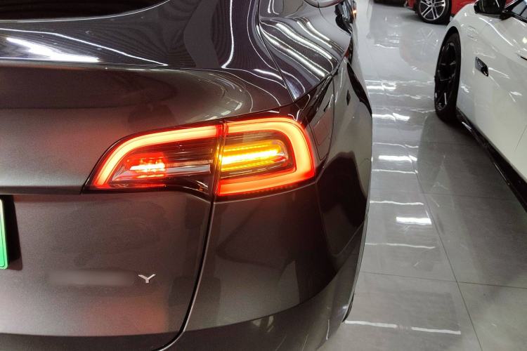 Used Tesla Model Y 2021 Standard Range Rear-Wheel Drive Version
