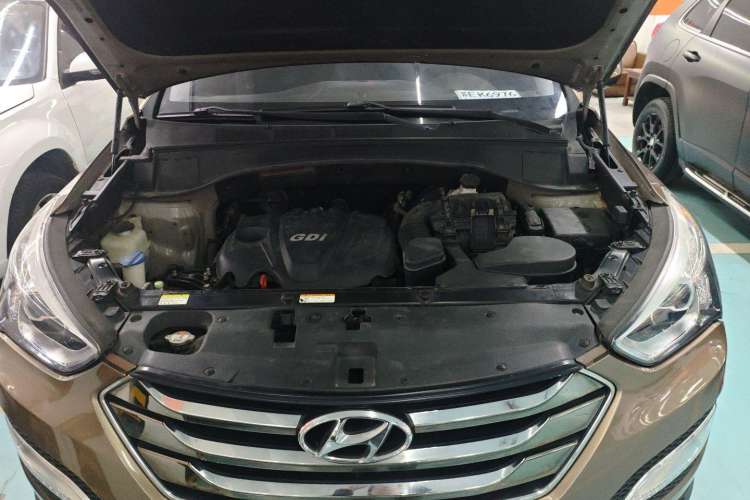 Used Hyundai Santa Fe 2013 2.4L Automatic Two-Wheel Drive Smart Version
