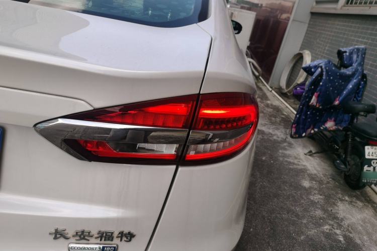 Used Ford Mondeo 2018 EcoBoost 180 Smart Control Fashion Model China V Standard
