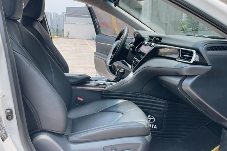 Used Toyota Camry 2019 Revised Version 2.0G Luxury Edition
