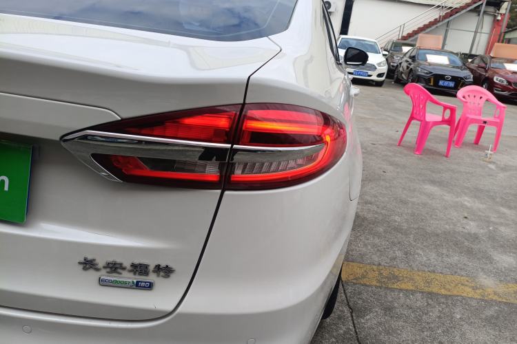 Used Ford Mondeo 2018 EcoBoost 180 Smart Control Fashion Model China VI Standard