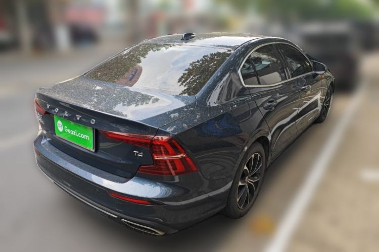 Used Volvo S60 2020 T4 Zhiyi Luxury Edition

