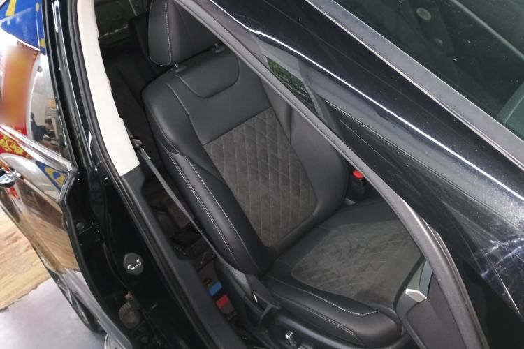 Used Hongqi HS7 2022 2.0T DCT Two-Wheel Drive Smart Connect Flagship Edition 7 Seats
