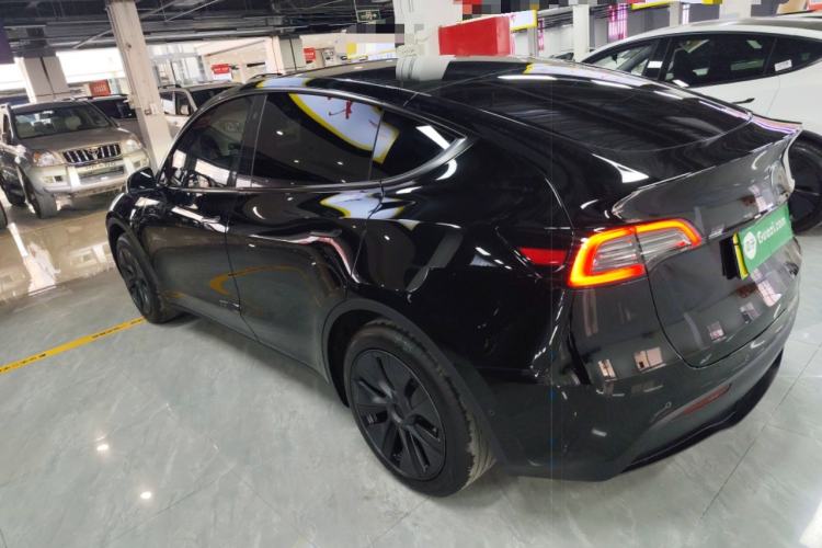 Used Tesla Model Y 2023 Rear-Wheel-Drive Version
