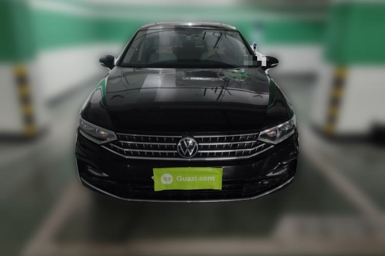 Used Volkswagen Magotan 2024 2 Million Units Zhongxiang Version 330TSI DSG Luxury Edition
