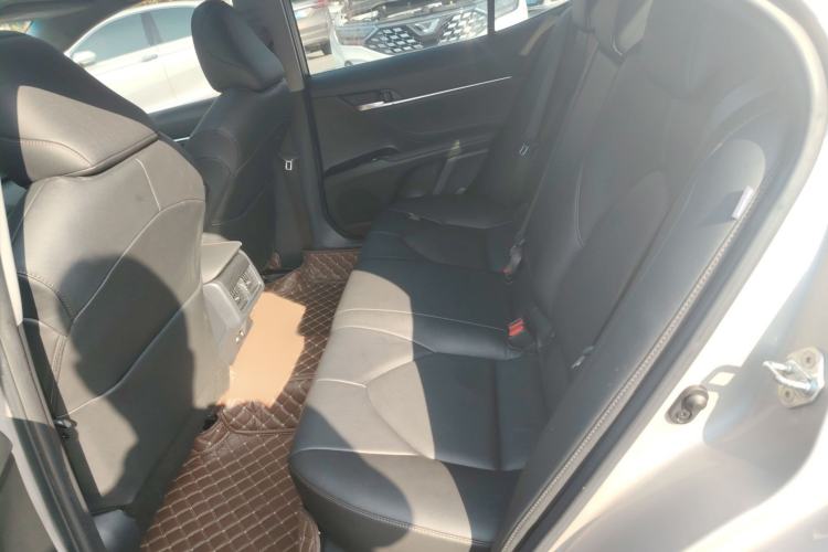 Used Toyota Camry 2021 2.0G Luxury Edition
