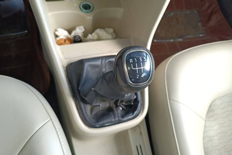 Used Skoda Rapid 2015 1.6L Manual Smart Selection Model
